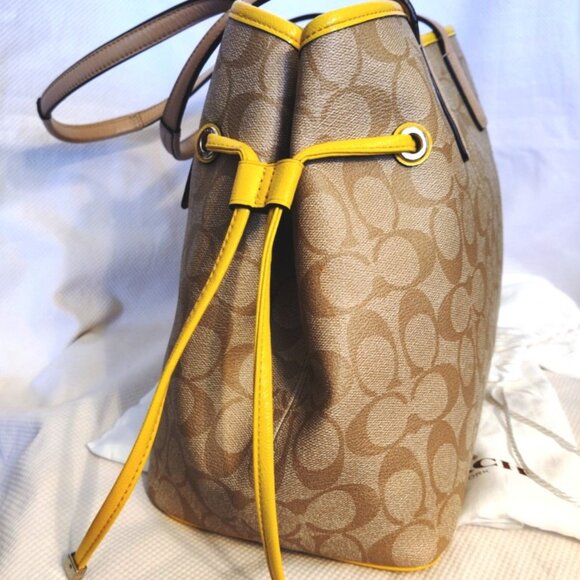 Coach Signature C Stripe Tote & Wristlet in Yellow Double Bundle, EUC - Picture 8 of 15